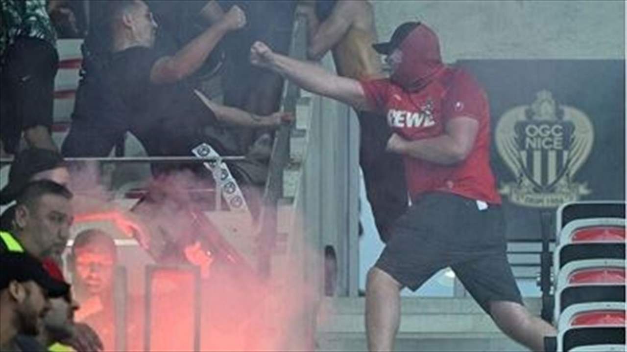 بالفيديو - اشتباكات عنيفة بين مقنّعين ألمان وجمهور فرنسيّ والشرطة