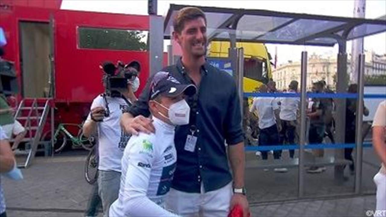 بالفيديو - كورتوا يفاجئ إيفينيبويل، فما السبب؟