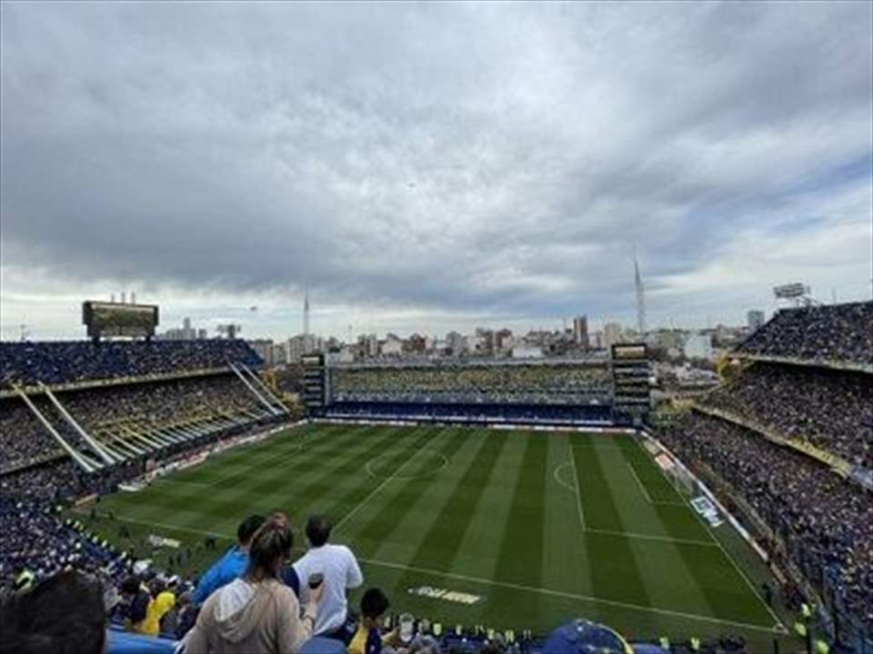 بالفيديو - "السوبر كلاسيكو" تهزّ الأرجنتين .. جنون داخل وخارج الملعب