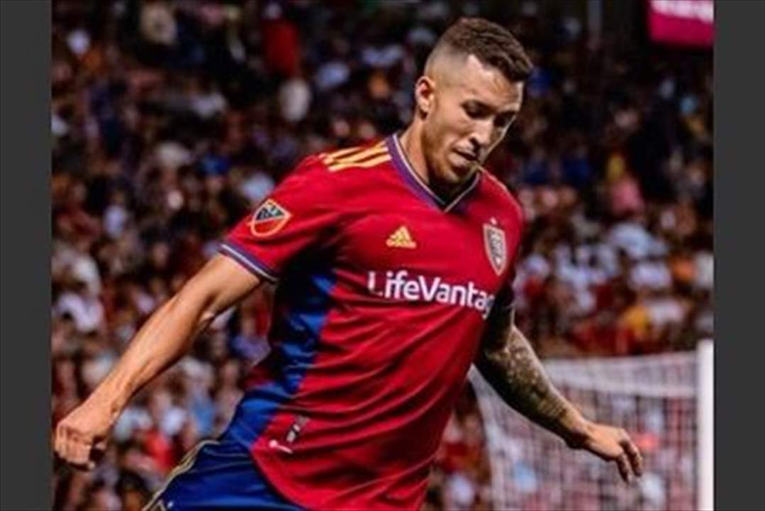 بالفيديو - شاهدوا هذا الهدف الرائع من 64 متراً