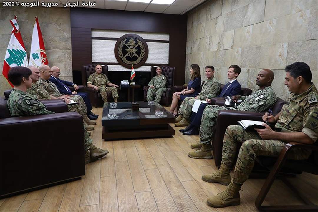 قائد الجيش بحث مع قائد القوات البحرية في القيادة الوسطى الاميركية سبل التعاون