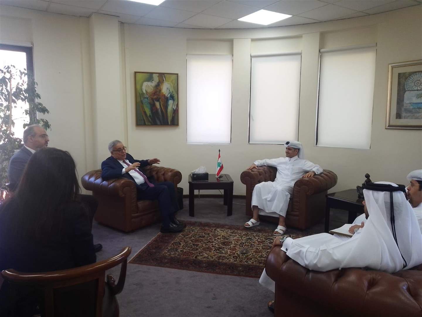 وزارة الخارجية تبحث مع وفد قطري إمكان إنشاء منصة الكترونية لتسهيل عمل اللبنانيين في قطر 