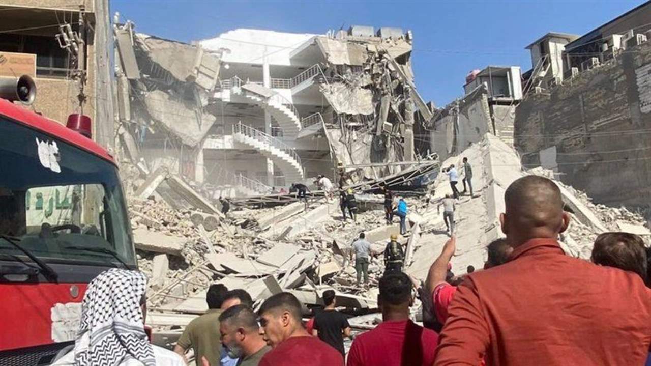 بالفيديو - انهيار مبنى في بغداد والعمليات جارية  لانقاذ المحتجزين 