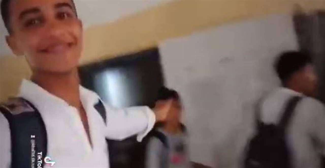 بالفيديو.. فقرة رقص في مدرسة مصرية تنهي مسيرة مديرها