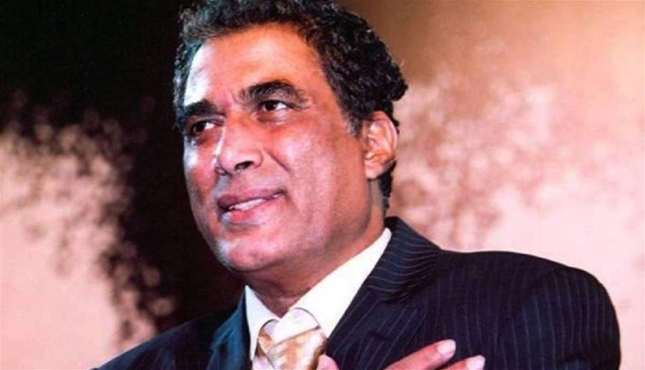 كاتب يزعم ان احمد زكي لم يكن يحب والدته إطلاقاً وشقيقته ترد
