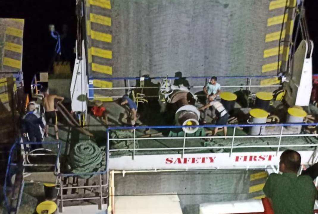 اصطدام باخرة med bridge بجزيرة الرمكين قبالة شواطئ الميناء والأضرار مادية