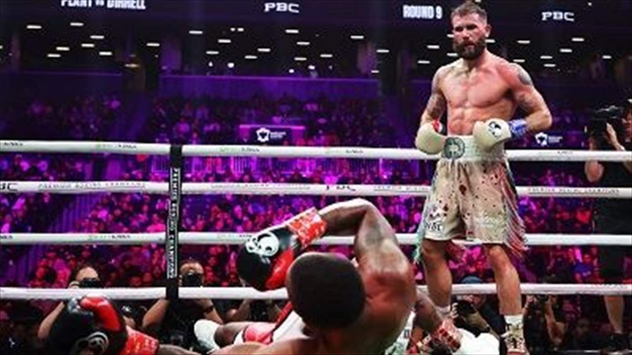 بالفيديو - بلانت أسقط خصمه واحتفل بحفر قبرٍ وهميّ