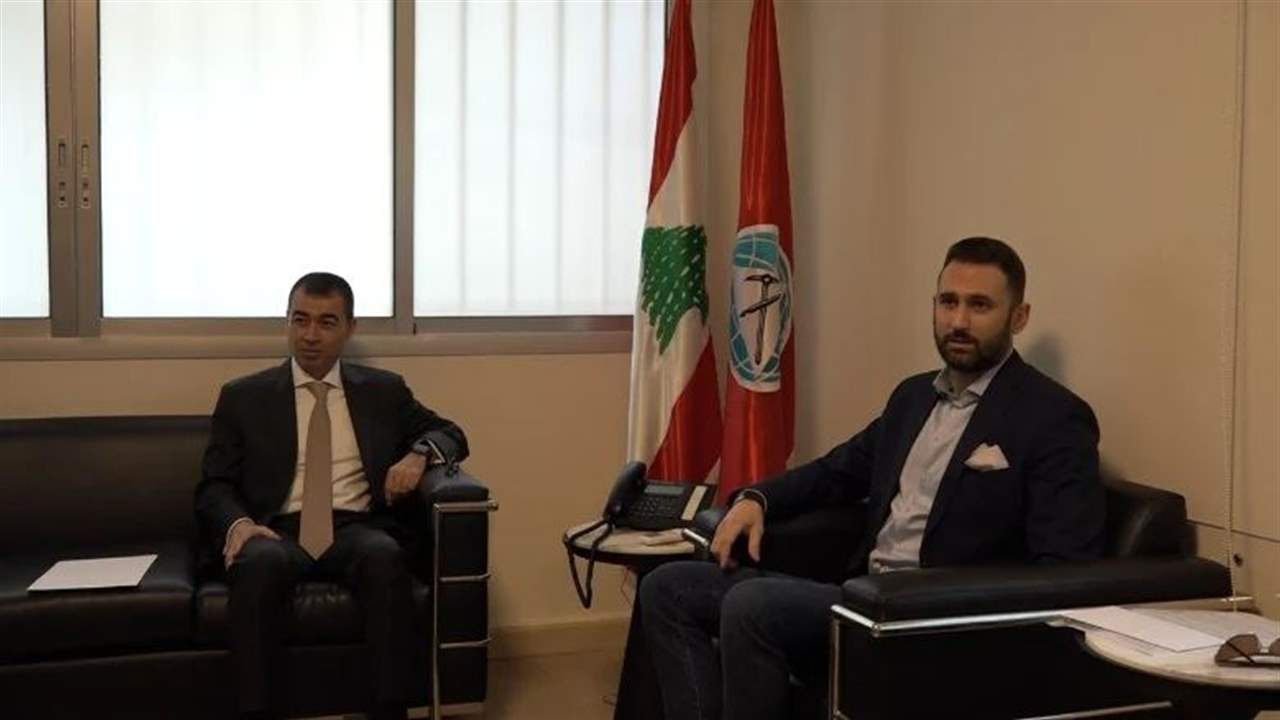  النائب جنبلاط التقى وفداً من "لبنان القوي".. نقاش صريح وتأكيد على اتفاق الطائف