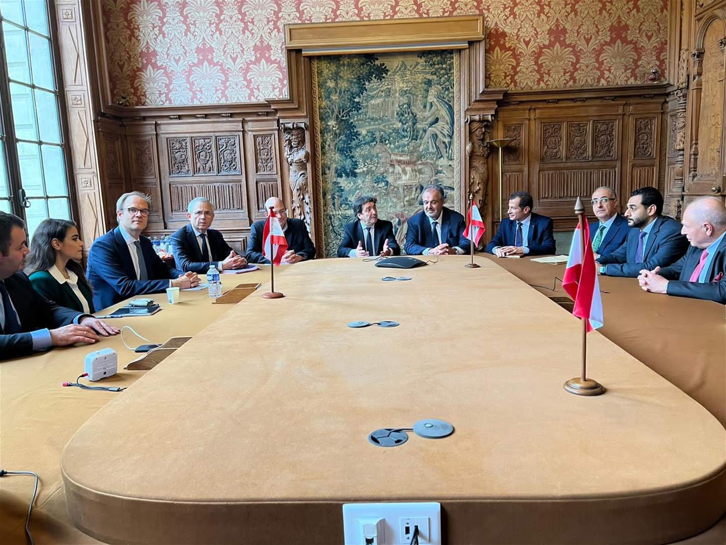 بوشكيان في غرفة تجارة وصناعة باريس: "الشراكة الأوروبية اللبنانية تفتح الأسواق أمام الصناعيين اللبنانيين" 