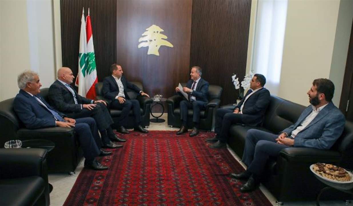 لقاء "ودّي" بين الكتائب والتيار في بيت الكتائب: للوصول إلى قواسم مشتركة