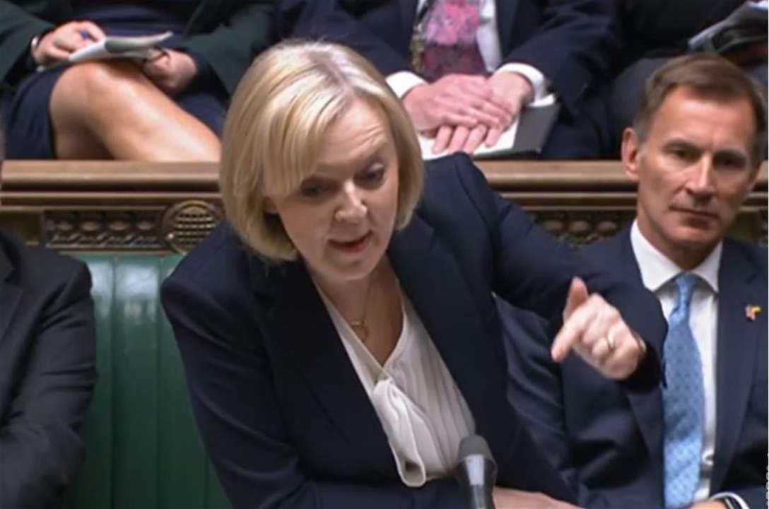 رئيس الوزراء البريطانية تقدم اعتذاراً وترفض الإستقالة.. ووزيرة الداخلية تستقيل بعد "أزمة ثقة"