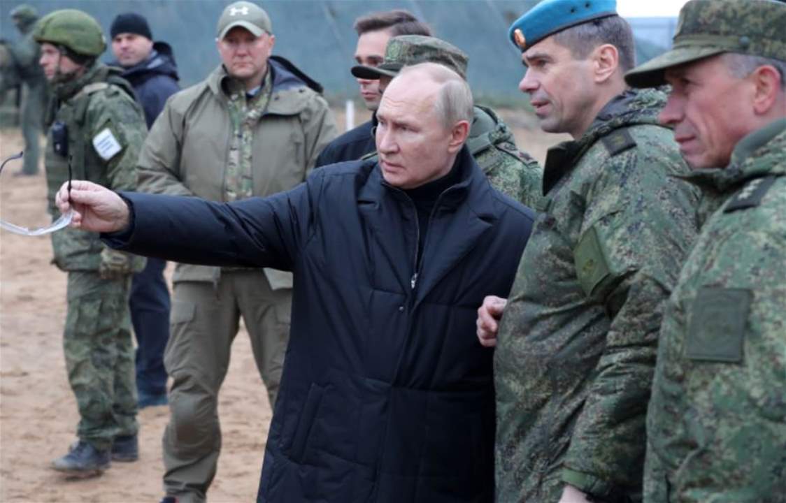  بوتين يزور لأول مرة جنودا تمت تعبئتهم للقتال في أوكرانيا ويختبر بندقية حديثة