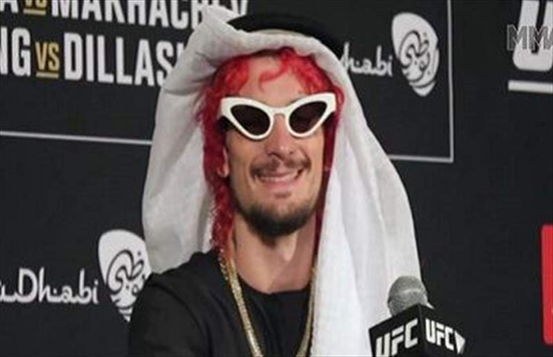 بالفيديو - المقاتل الأميركي يتسبب بجدل واسع لمنظره الغريب