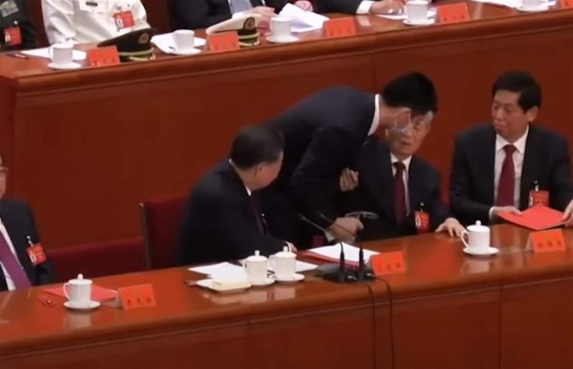  أمام الكاميرات.. فيديو لـ"واقعة مثيرة" بحق رئيس الصين السابق