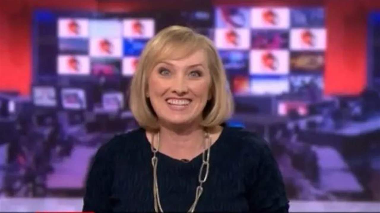 بالفيديو ـ ابتهجت على الهواء لرحيل بوريس جونسون.. هكذا عوقبت مذيعة بريطانية