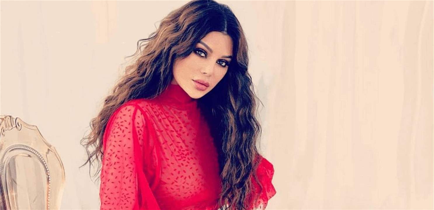 هيفاء وهبي تسبب بلبلة على متن طائرة متجهة الى قطر 