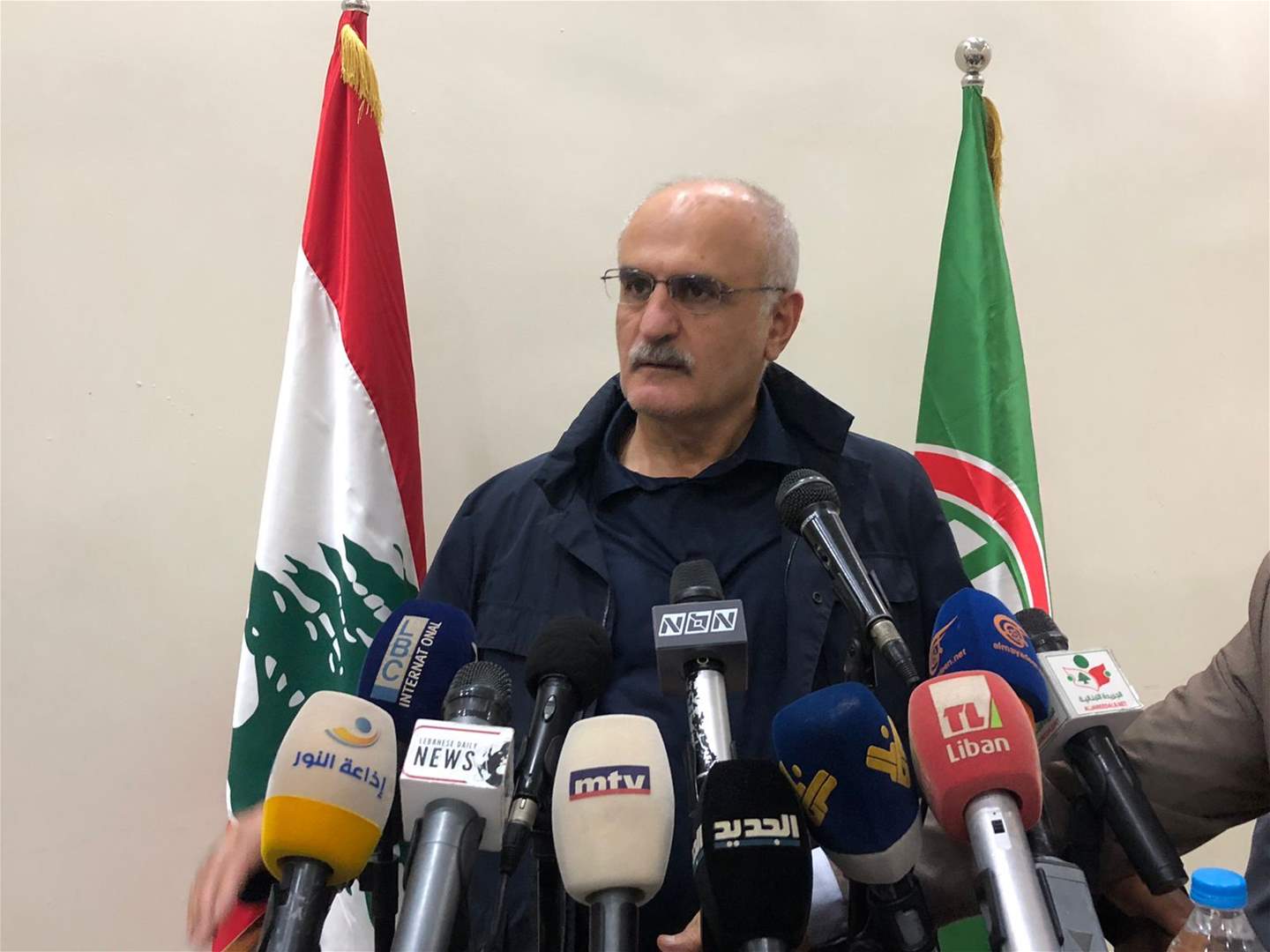 علي حسن خليل: بواقع الدستور والأعراف.. الحكومة القائمة تتحمل مسؤوليتها كاملة في حال الفراغ الرئاسي 