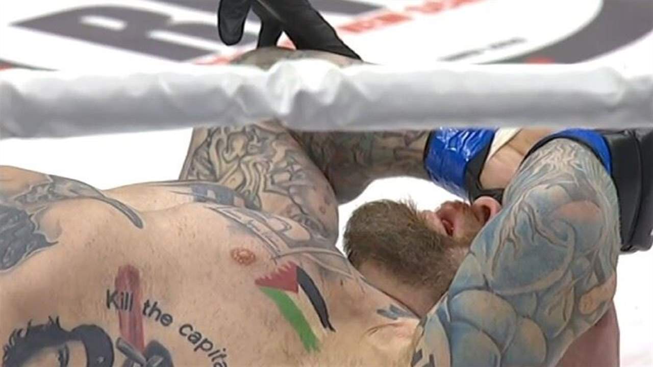 فيديو - "رجل الثلج" يتلقى ضربة قاسية على وجهه في نزاله الاخير