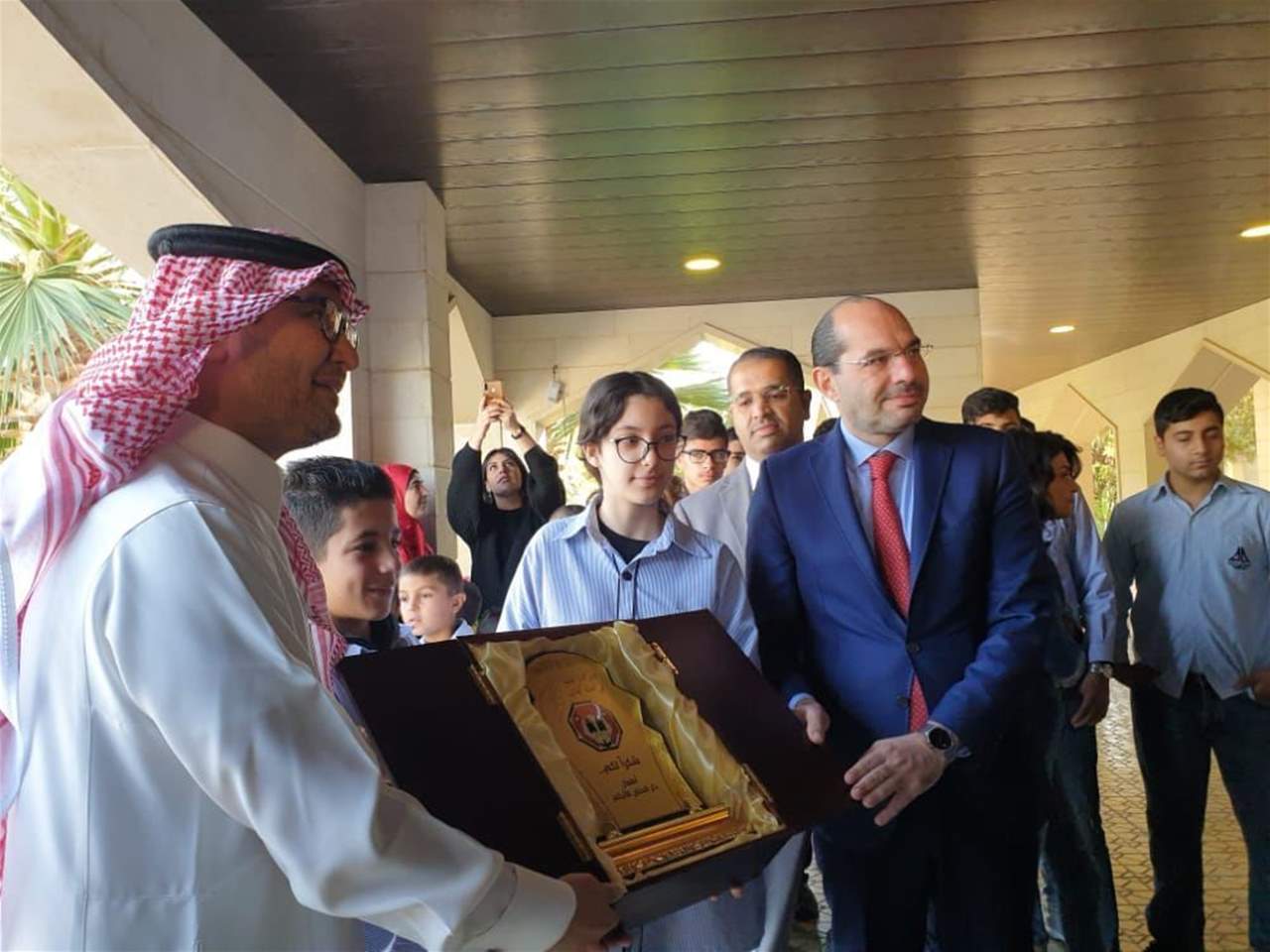     النائب حسن مراد خلال استقباله السفير السعودي في البقاع: نتمسّك بكل بنود اتّفاق الطائف 