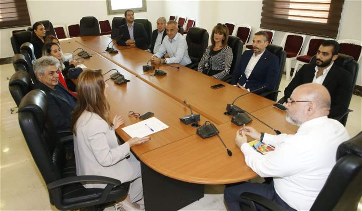  "هبة عينية" من نقابة مصانع الأدوية لدعم وزارة الصحة في مواجهة الكوليرا