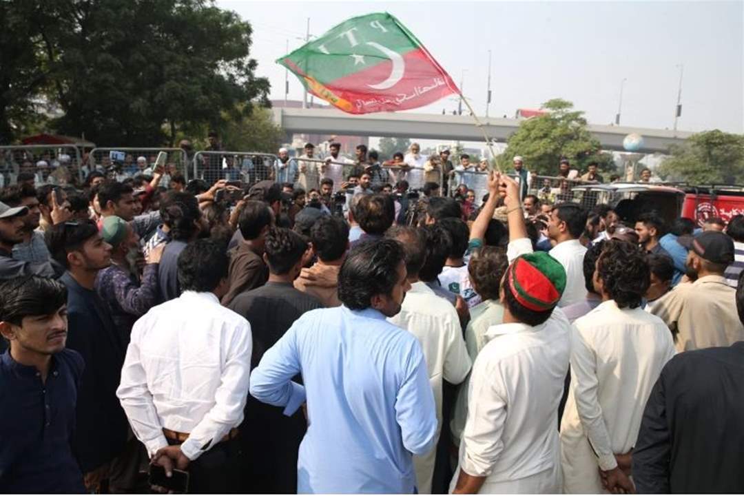 الحكومة الباكستانية تنفي اتهامات عمران خان بمحاولة اغتياله.. والجيش يحذر