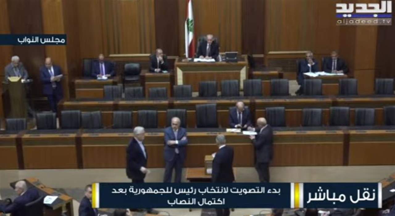 عدد المقترعين في الجلسة الخامسة لانتخاب رئيس الجمهورية  108 نواب والنتائج على الشكل التالي : 