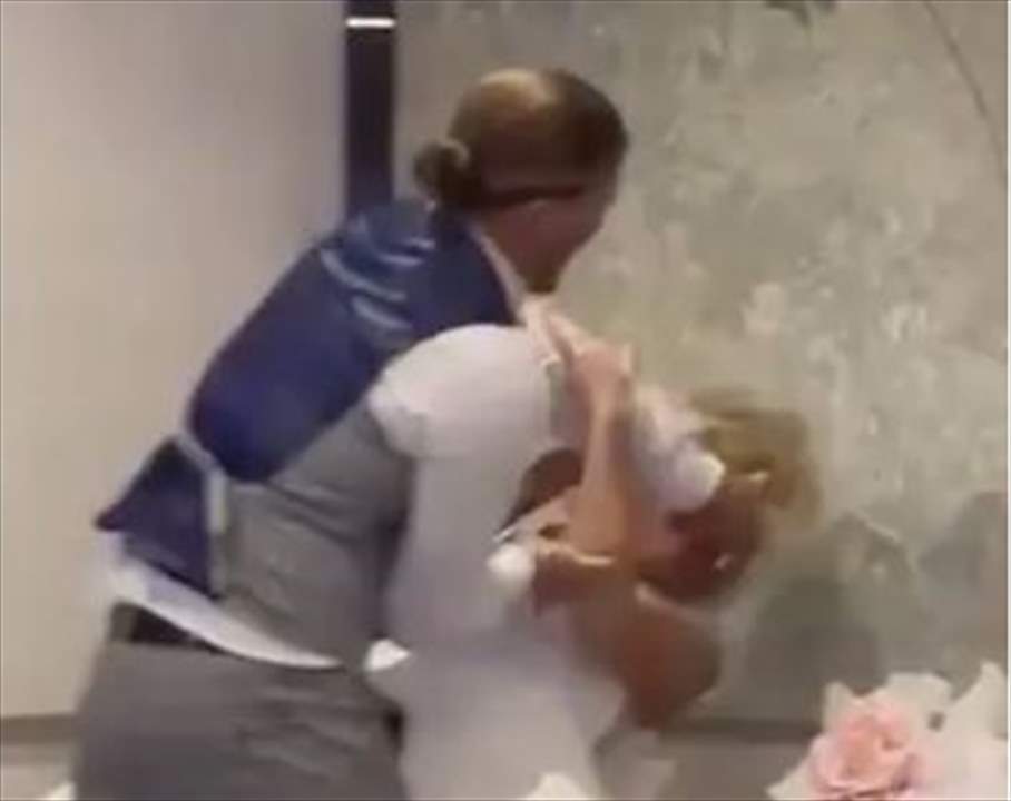 بالفيديو - حطّم كعكة الزفاف على وجه عروسه