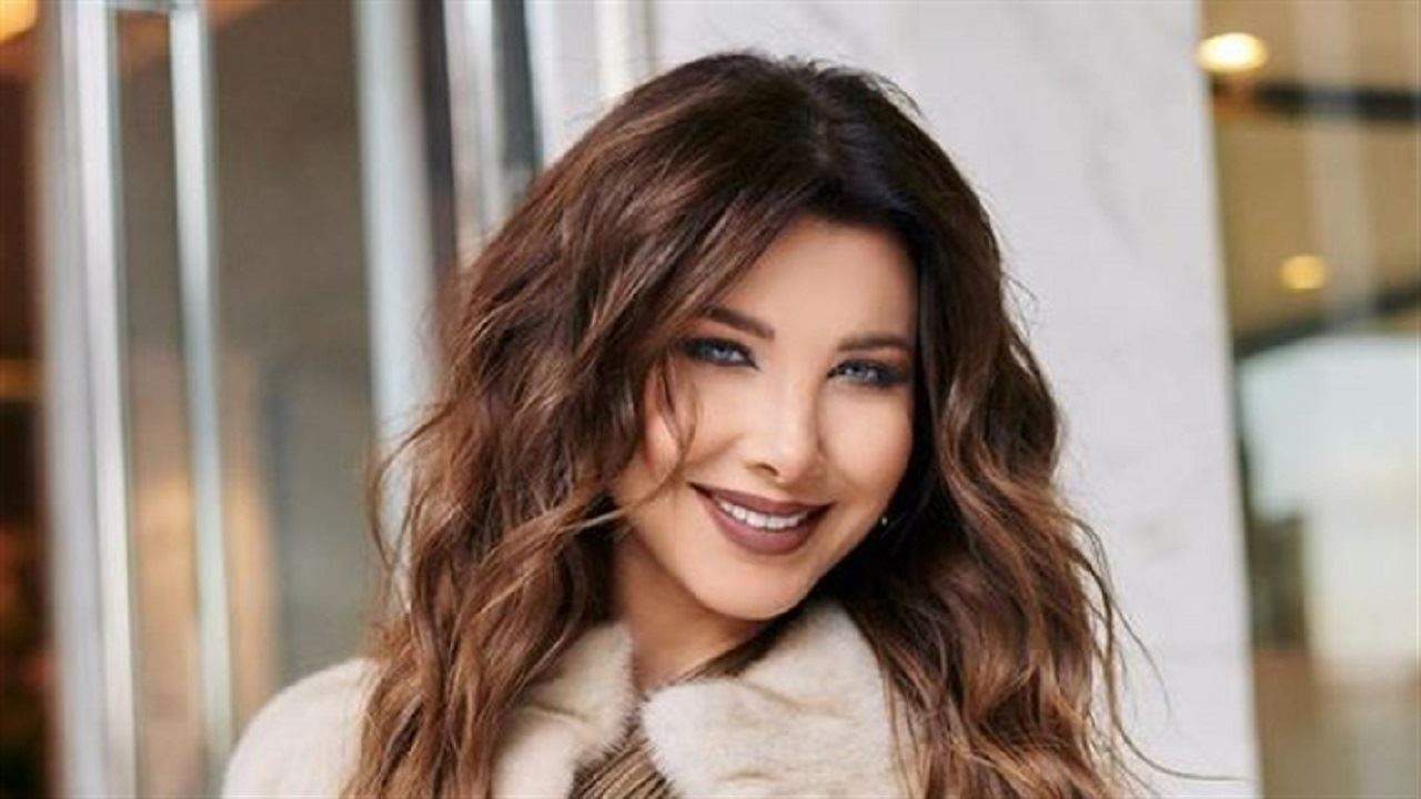 نانسي عجرم وابنتها "ليا" على شاطئ البحر: حب حياتي
