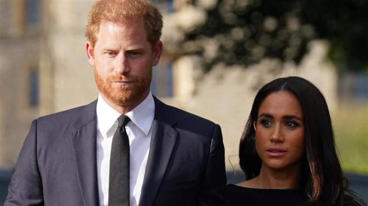 "كانت بمثابة دعوة للاستيقاظ".. اليكم الصورة التي دفعت الامير هاري وميغان ماركل لمغادرة القصر الملكي
