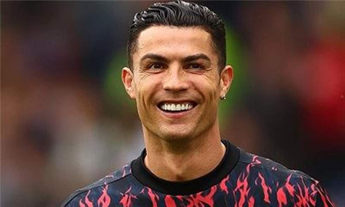رونالدو يسخر من اليونايتد من خلال ساعته الجديدة !!