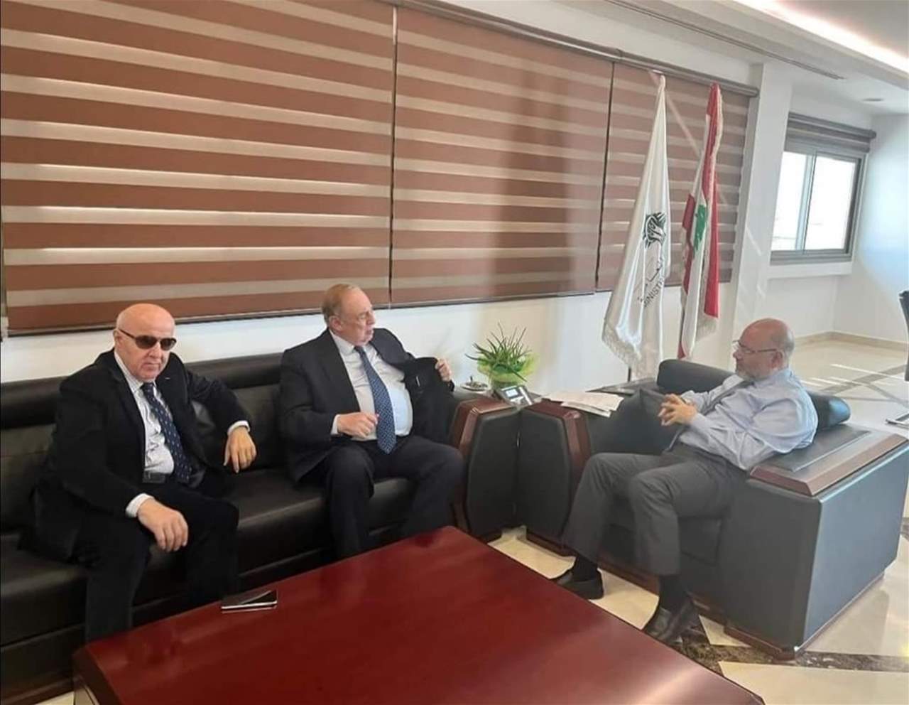 اخر مستجدات  مستشفى دير القمر الحكومي بين النائب فريد البستاتي  وزير الصحة الدكتور فراس الأبيض