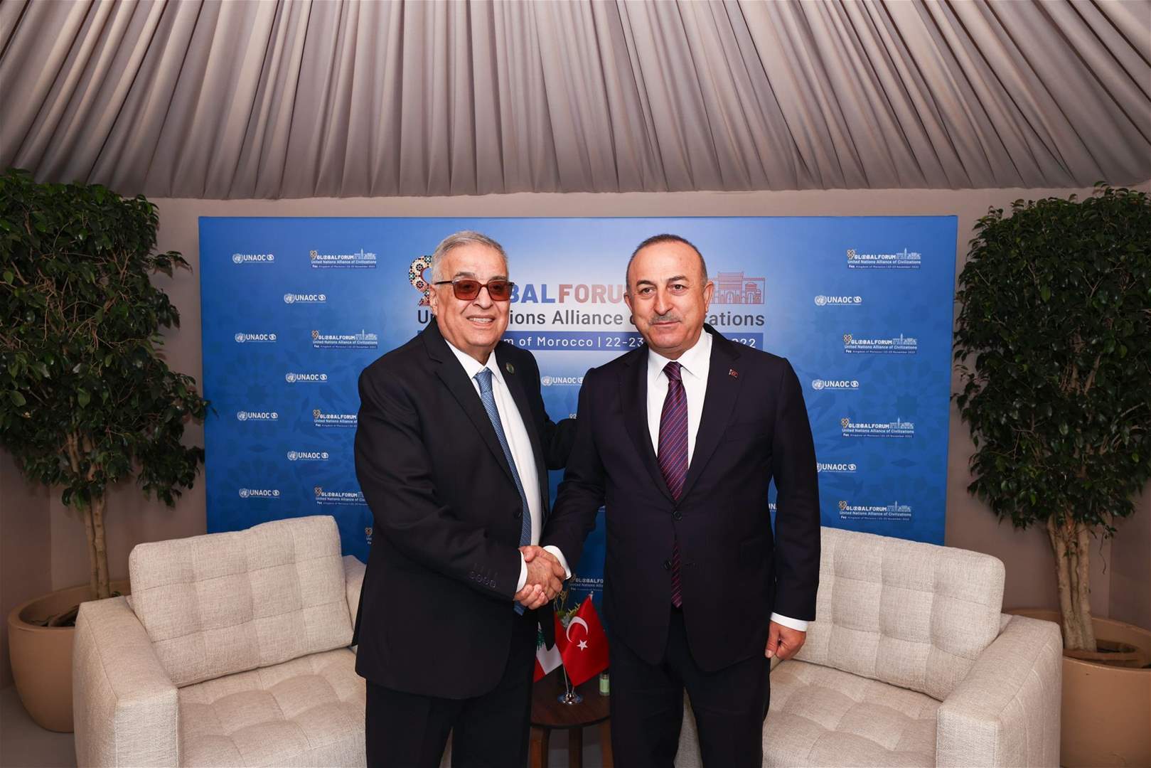 وزير الخارجية بحث مع نظيره التركي في العلاقات الثنائية بين البلدين