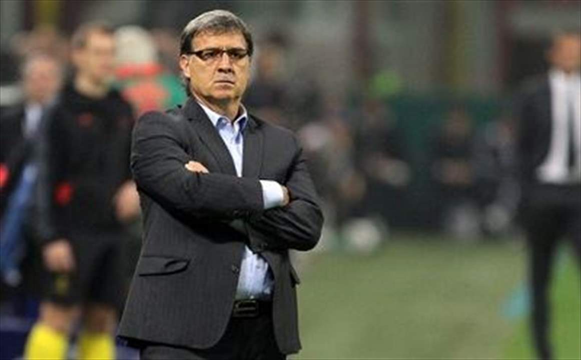 إعلامي يتهم مدرب منتخب بلاده بالخيانة والتآمر !!