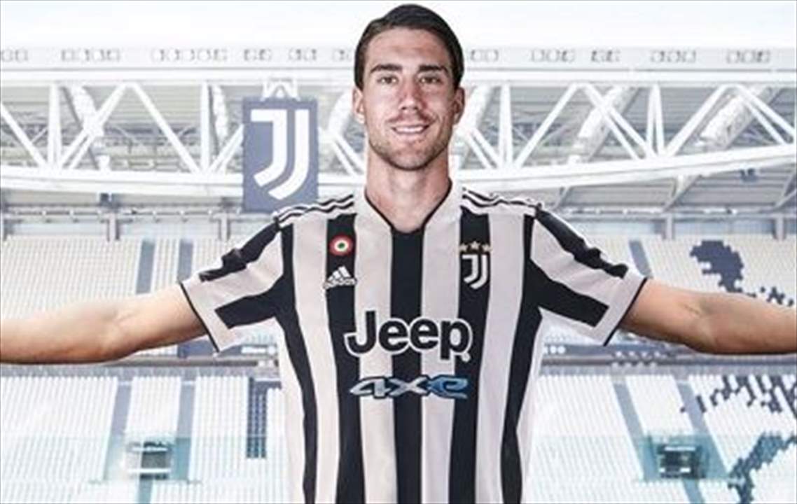 سرّ غياب النجم عن منتخب بلاده .. زوجة زميله !؟