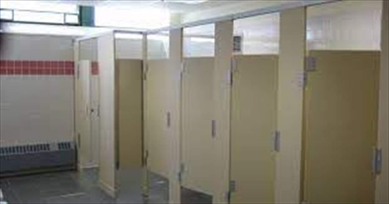 طعن طالبة حتى الموت بمرحاض مدرسة والمتهمة زميلة لها في الصف!