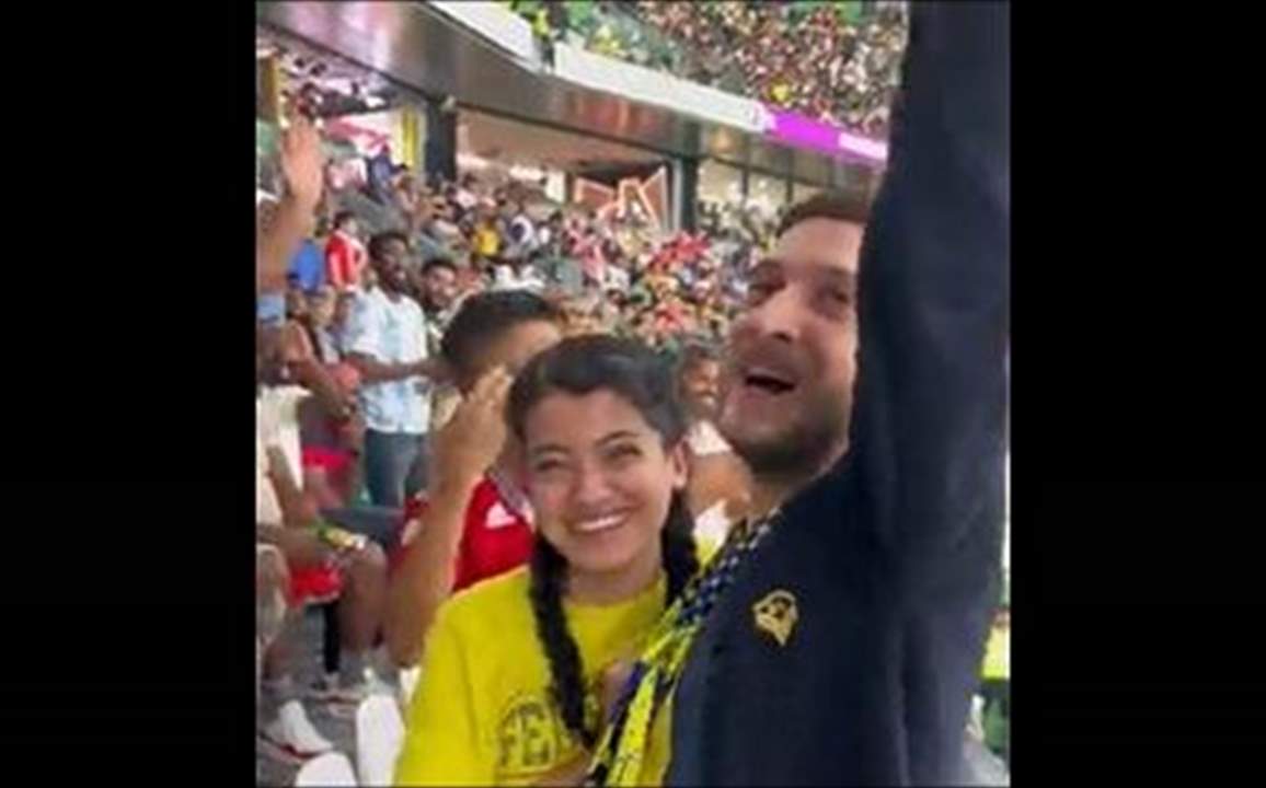 فيديو - طلب الزواج من حبيبته على المُدرّج