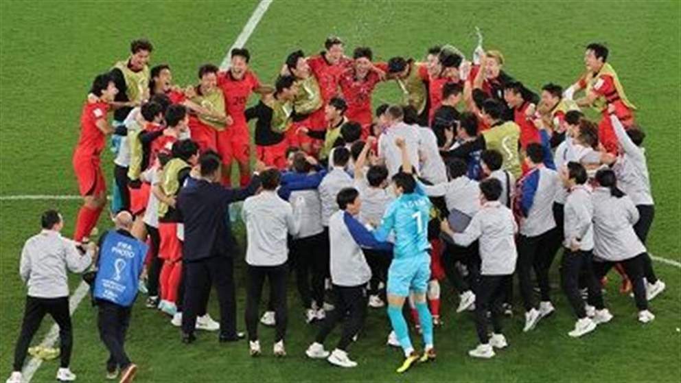 فيديو - شاهدوا كيف انتظر الكوريون بتوتر 8 دقائق بطاقة العبور للدور الثاني