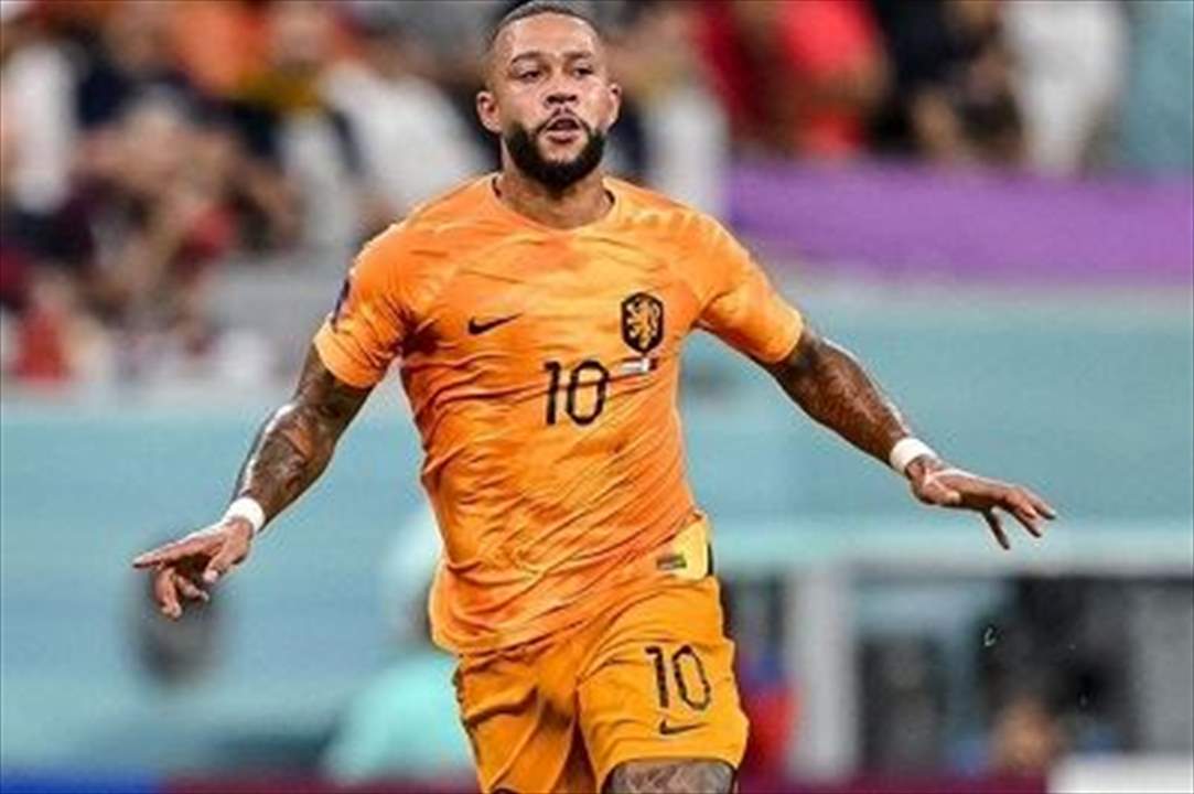 ممفيس ديباي يقارع كرويف وفان بيرسي 