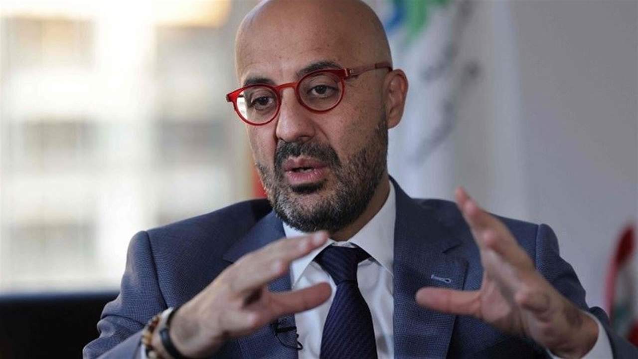 وزير البيئة أشرف على شحن نفايات طبية خطرة من مرفأ بيروت إلى فرنسا