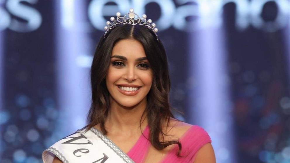 ياسمينا زيتون لـ سائق التاكسي: تذكر اسمي.. سأكون Miss Universe