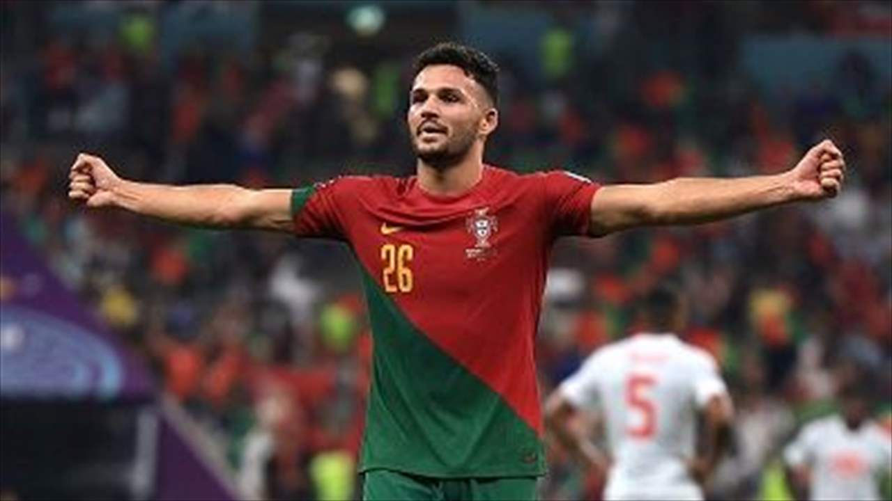 غونزالو راموس يدوّن اسمه بجانب الملك بيليه