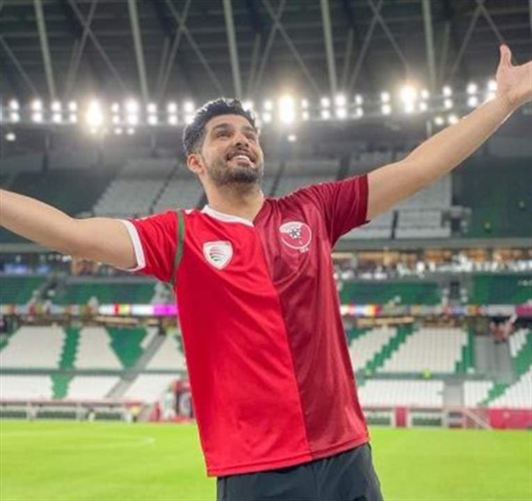 فيديو - عُماني استضاف مشجعاً ارجنتينياً افتقد المال للبقاء في الدوحة