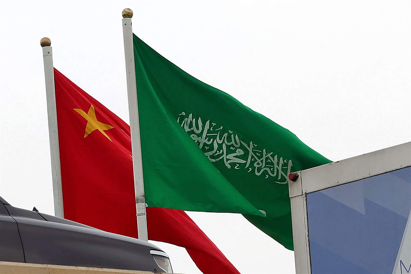 عقب زيارة بايدن.. هكذا استقبلت السعودية الرئيس الصيني على أراضيها قبيل حضوره القمة العربية