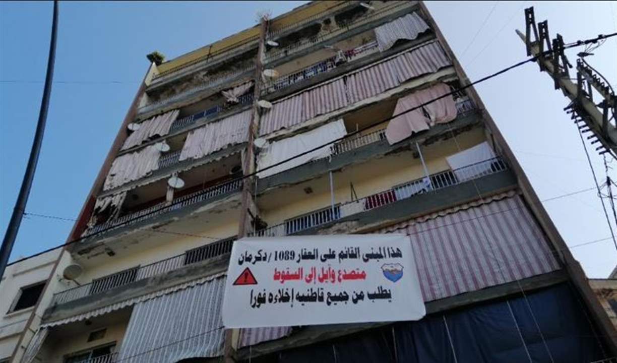 رئيس بلدية صيدا يدعو قاطني المبنى المتصدع الى إخلائه حفاظاً على حياتهم