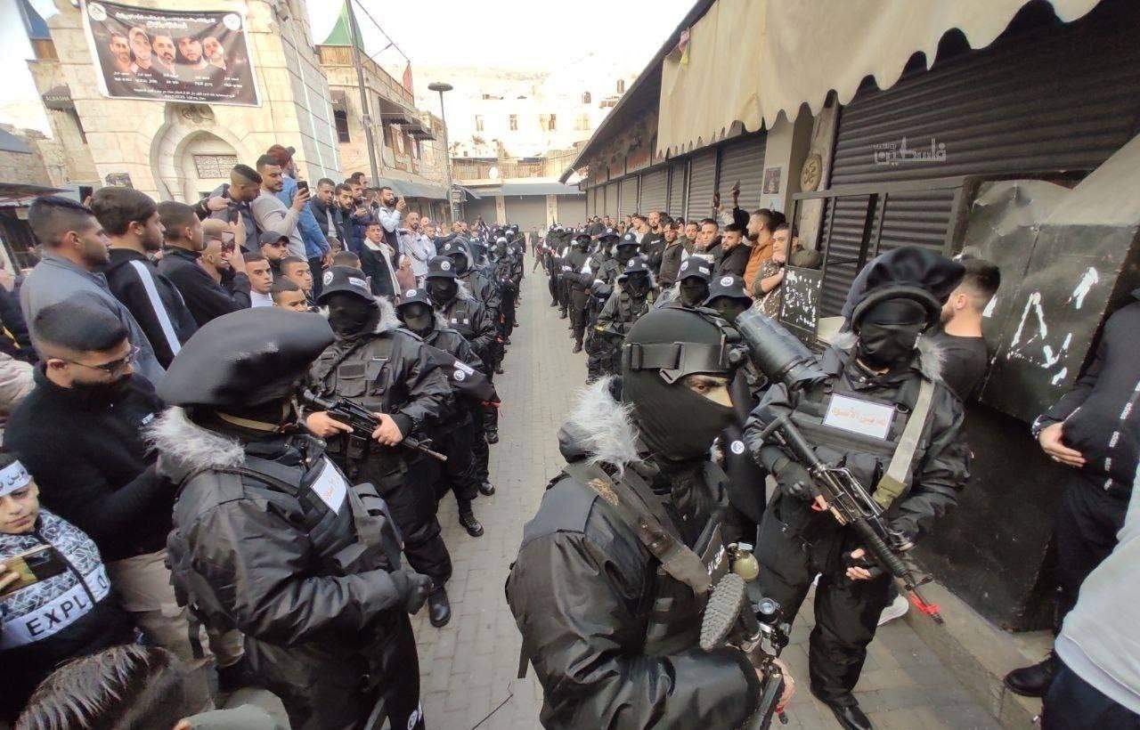    "يديعوت أحرونوت": 100 مسلح فلسطيني معًا قد يقلبون الأوضاع الأمنية والضفة الغربية تحولت لمخزن سلاحٍ كبير