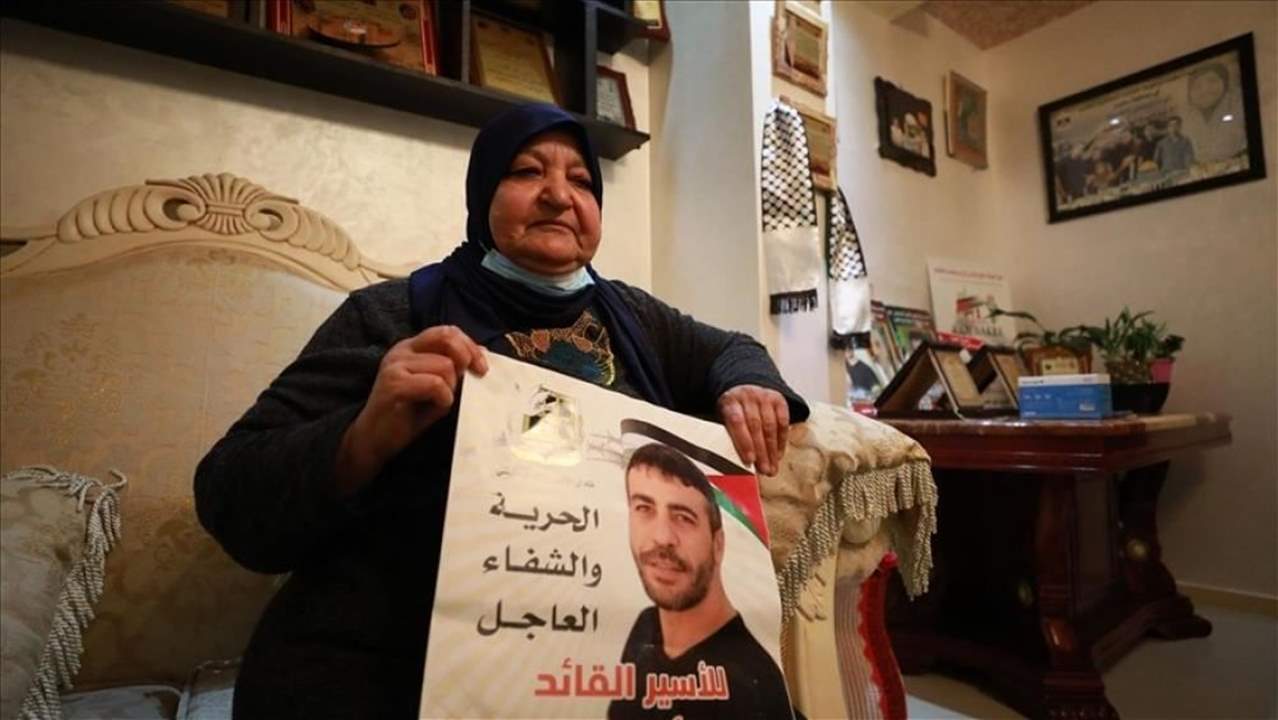الأسير الفلسطيني ناصر أبو حميد فقد ذاكرته بشكل شبه كامل 