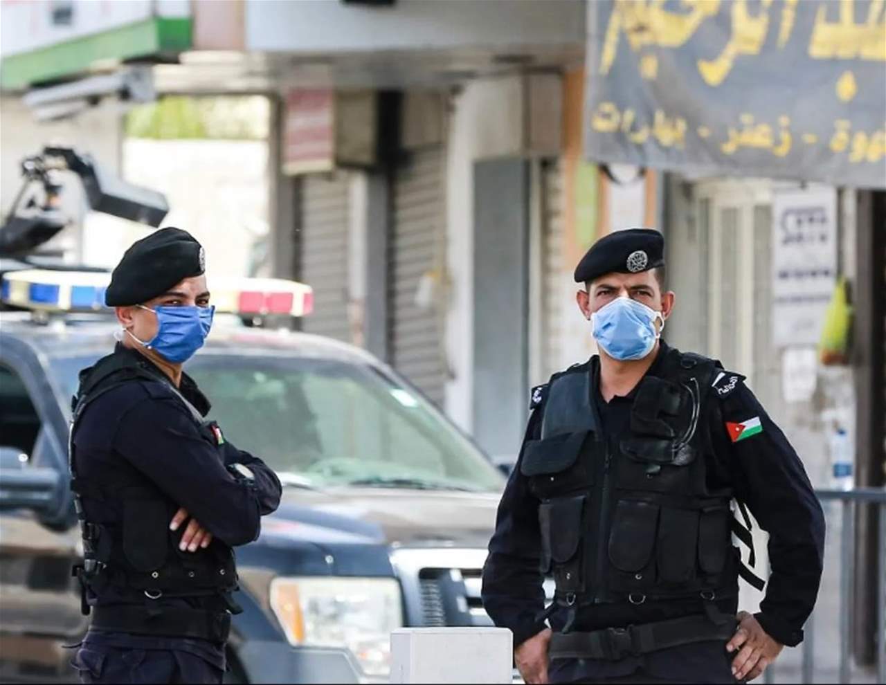 مقتل رجل أمن وإصابة اثنين خلال احتجاجات على أسعار المحروقات جنوب الأردن