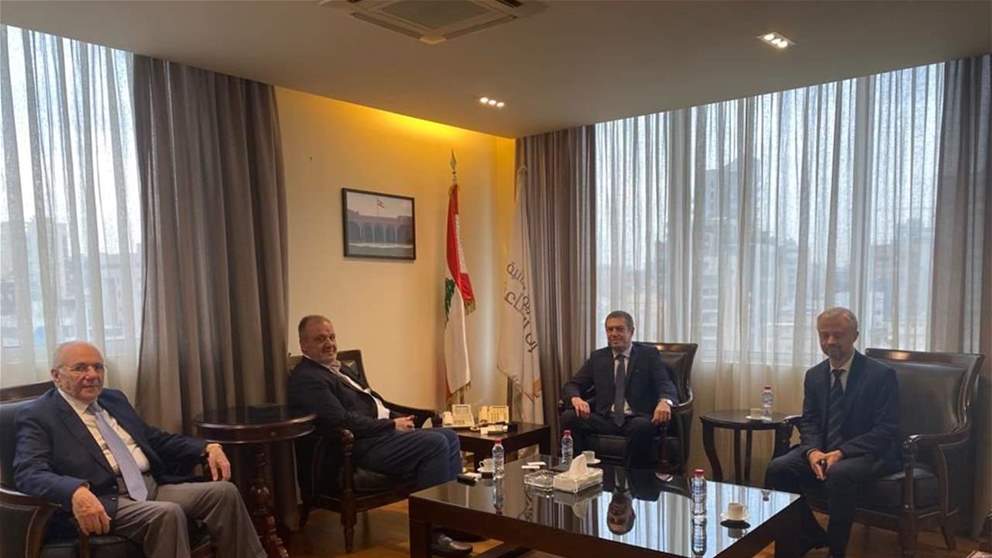 بوشكيان بحث وسفير رومانيا في تعزيز العلاقات بين لبنان ورومانيا
