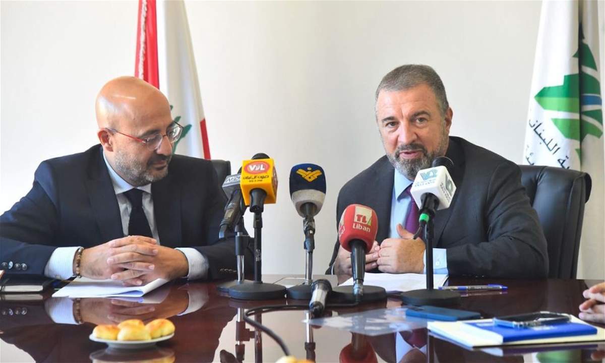 توقيع اتفاقية بين وزير البيئة ومدير دائرة المشرق في البنك الدولي لدعم ادارة النفايات والحد من آثارها 