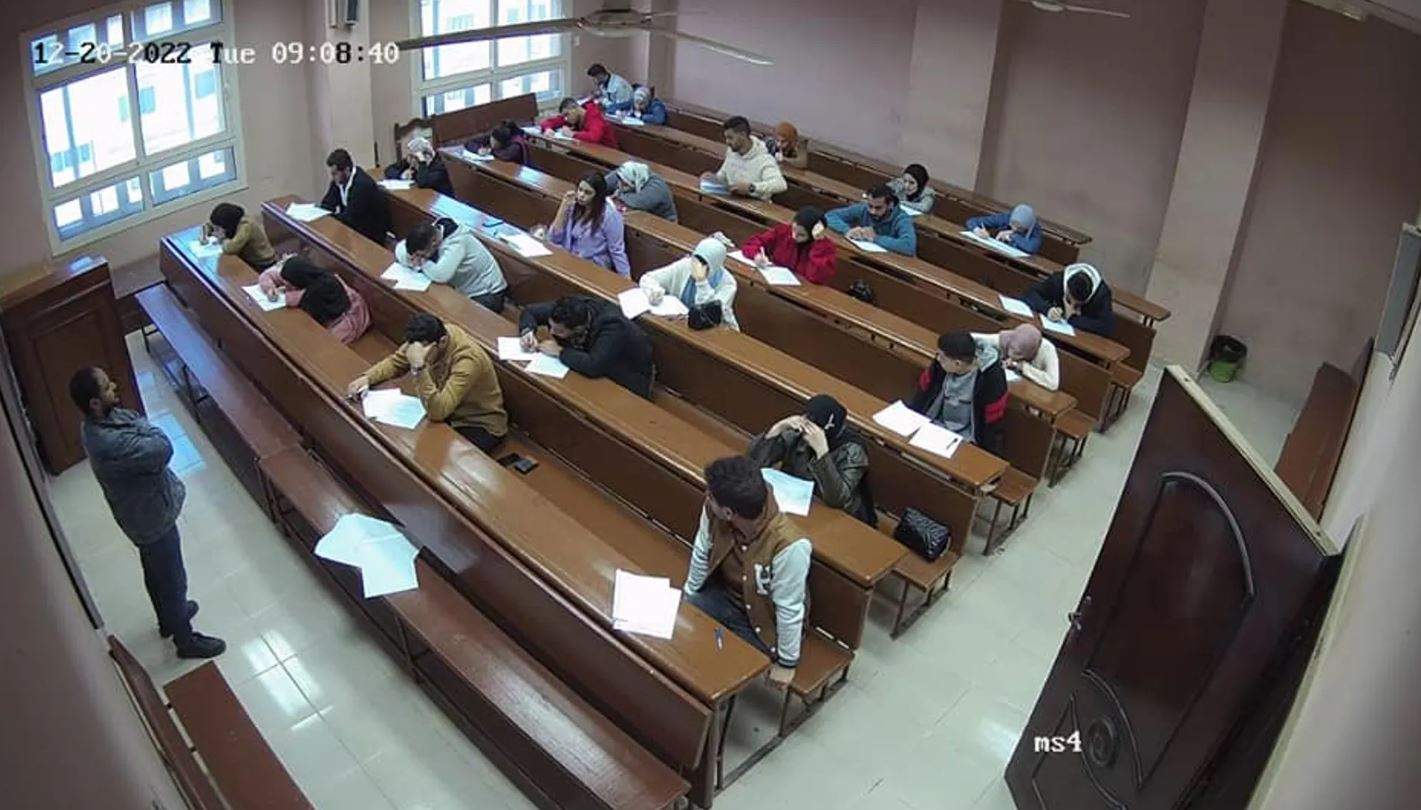 على طريقة الـVAR.. الكاميرات لضبط الغش بالامتحانات في مصر